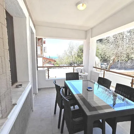 公寓 2 + 1 In The Center Of With Sea View. Super Location *